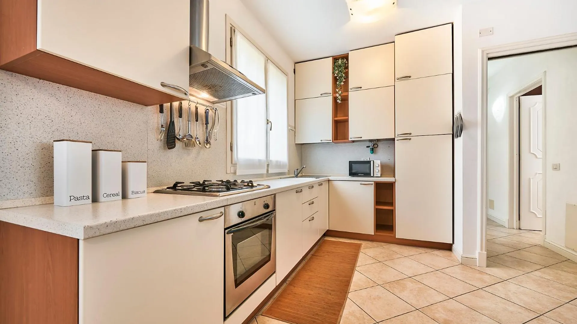 Jesolo Pines Beach House - Host Solution Italia